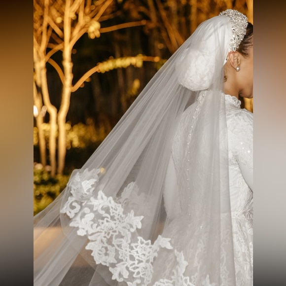 Rivini Veil - Picture 3 of 4